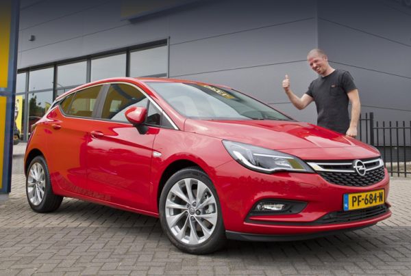 Opel продава коли срещу гледане на клипове (ВИДЕО)