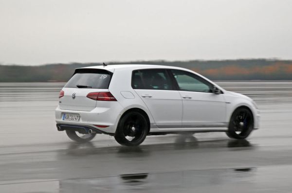 Volkswagen готви напълно нова хибридна система за Golf
