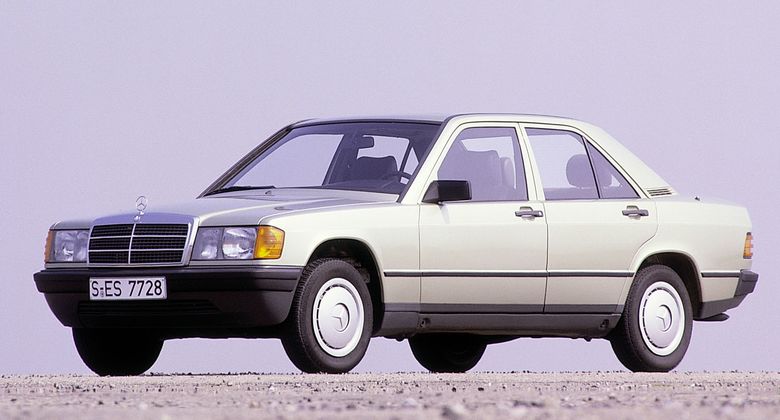 Култовият Mercedes-Benz 190 навърши 35 години
