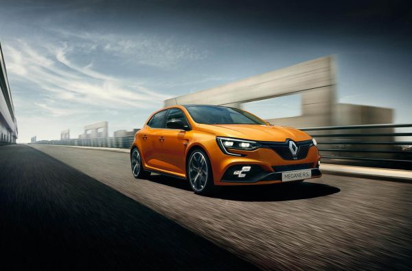 Renault показа възможностите на Megane RS (ВИДЕО)