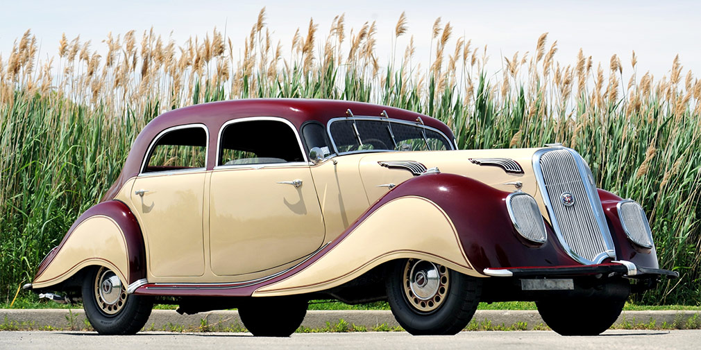 Най-странните автомобили с волан по средата Най-странните автомобили с волан по средата