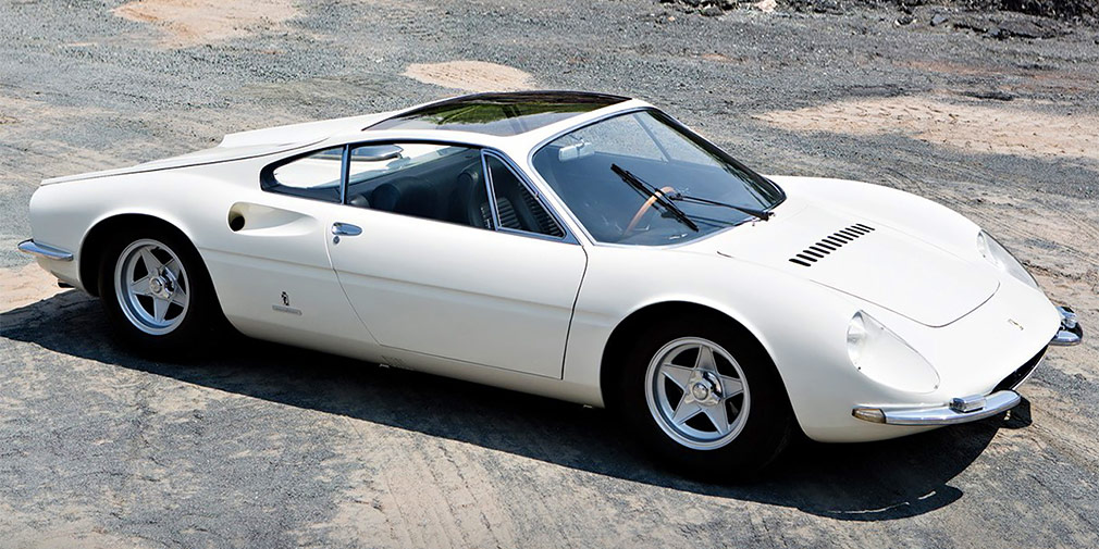 Най-странните автомобили с волан по средата Най-странните автомобили с волан по средата