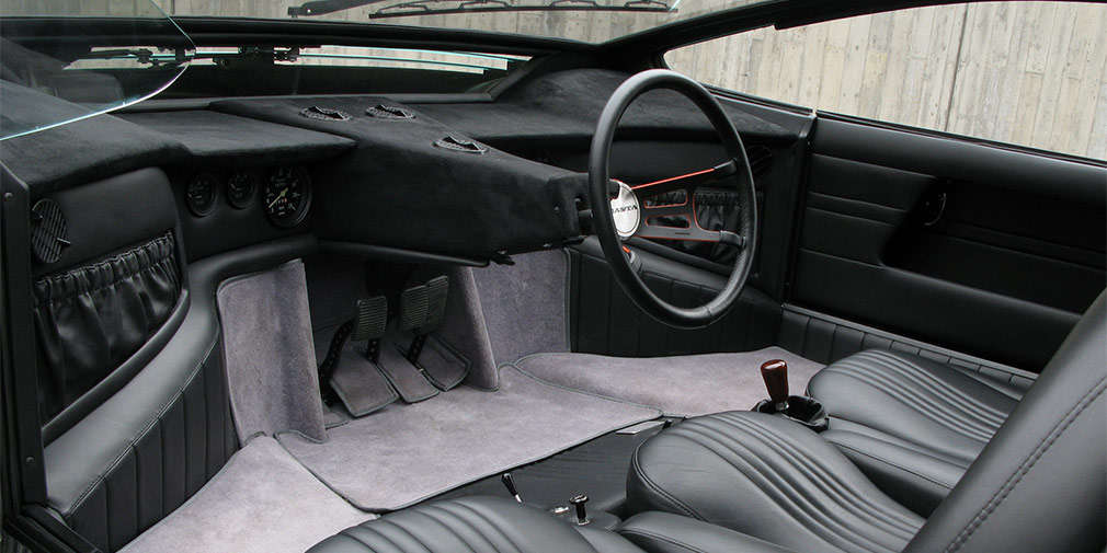 Най-странните автомобили с волан по средата Най-странните автомобили с волан по средата