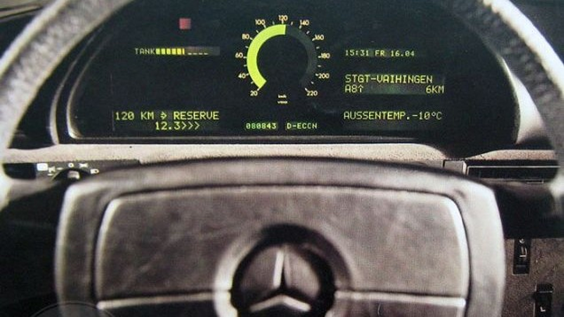 Историята на налудничавия Mercedes Auto 2000 Историята на налудничавия Mercedes Auto 2000