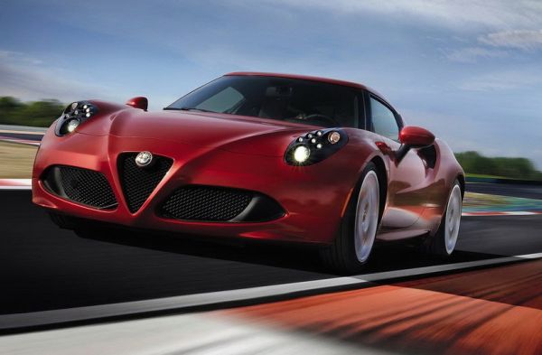 Alfa Romeo работи върху нови 4C и Giulietta