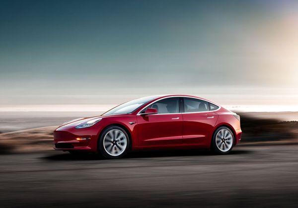 Tesla отчете рекордни продажби за 2017 г.