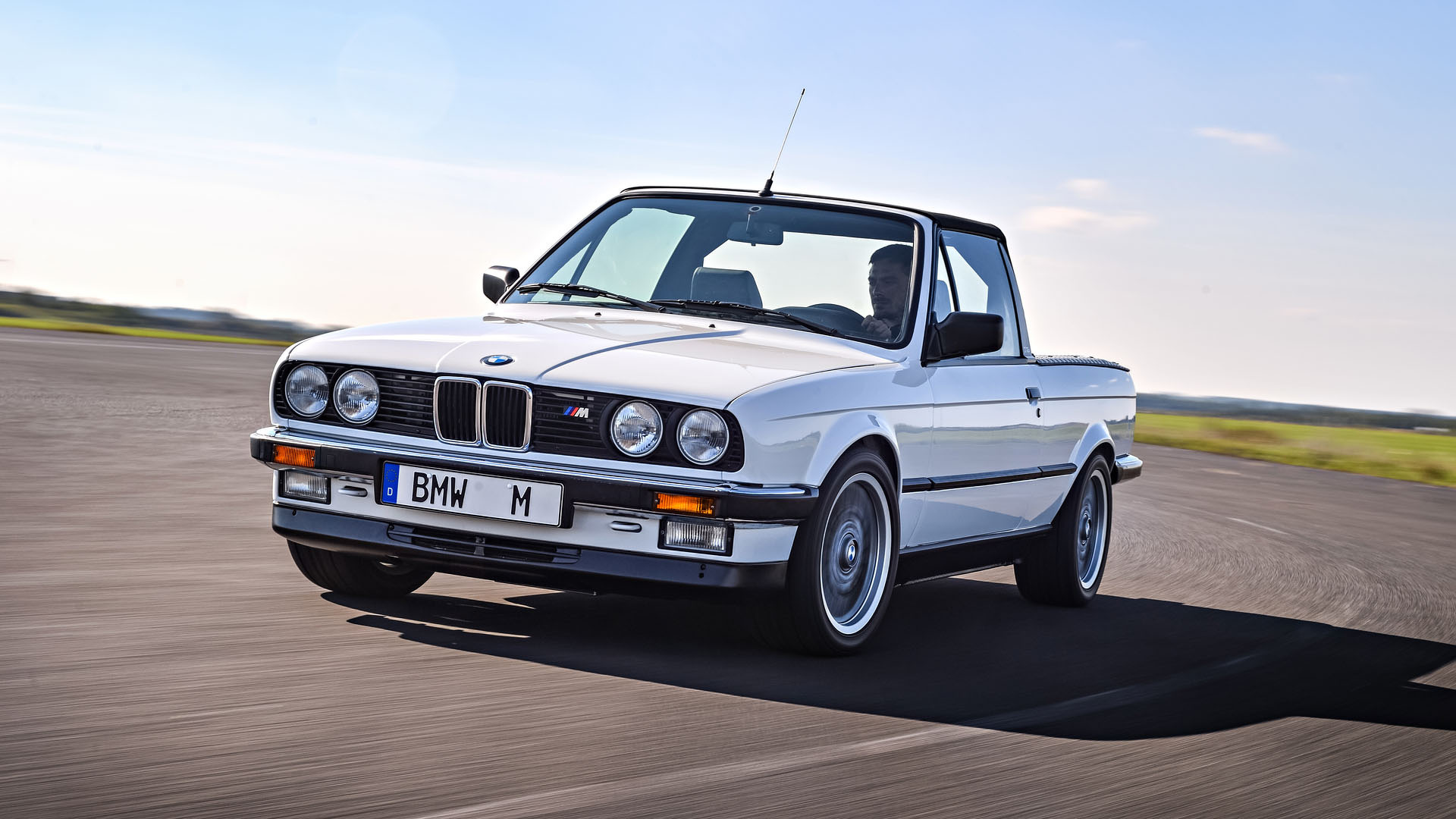 Чували ли сте за Bertone Pickster - откаченият пикап, базиран на BMW? Чували ли сте за Bertone Pickster - откаченият пикап, базиран на BMW?