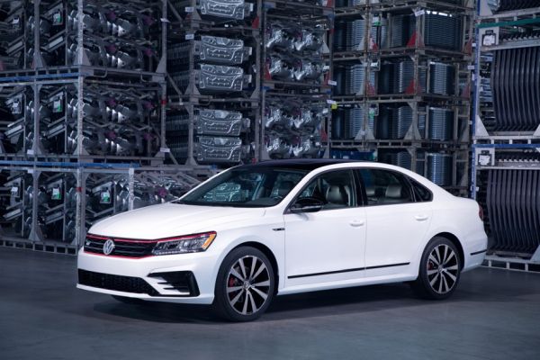 Volkswagen представи най-бързия Passat в историята си