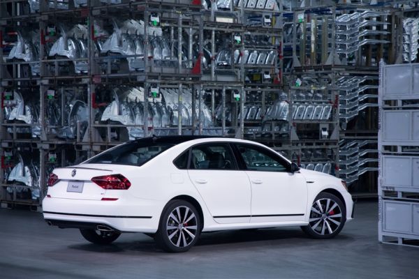 Volkswagen представи най-бързия Passat в историята си