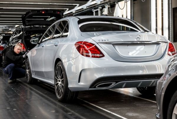 Работниците в Daimler получават бонус от 5700 евро
