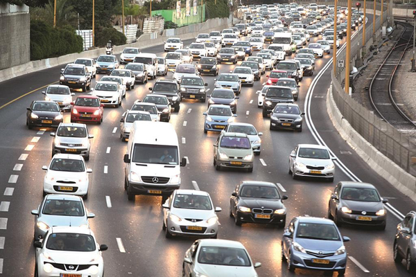 В Израел ще плащат на шофьори, които не карат в час пик