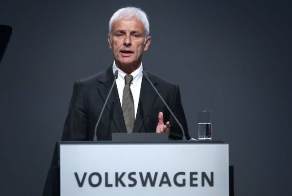 Volkswagen освобождава шефа си до дни