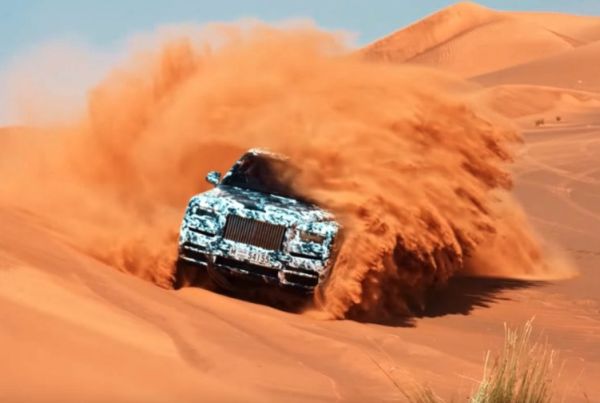 Rolls-Royce тества своя всъдеход в пустинята (ВИДЕО) Rolls-Royce тества своя всъдеход в пустинята (ВИДЕО)