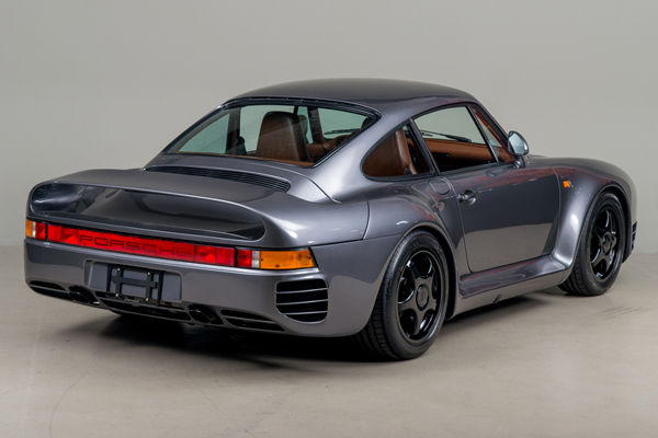 750 000 долара за преобразяването на Porsche 959