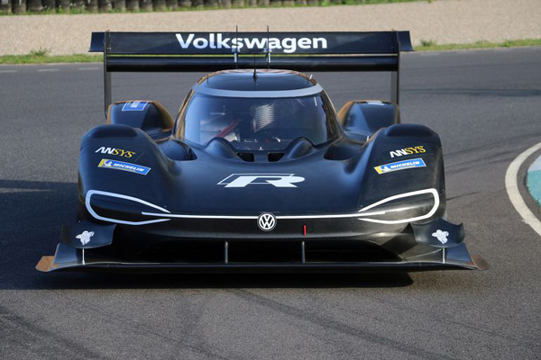 Как VW създаде електрическия прототип за Пайкс Пийк Как VW създаде електрическия прототип за Пайкс Пийк