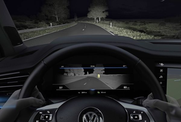 Volkswagen показа умни нощни фарове (ВИДЕО)