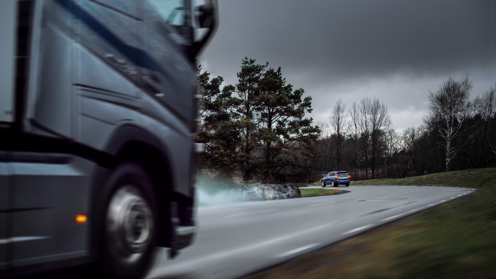Колите и камионите на Volvo ще общуват помежду си