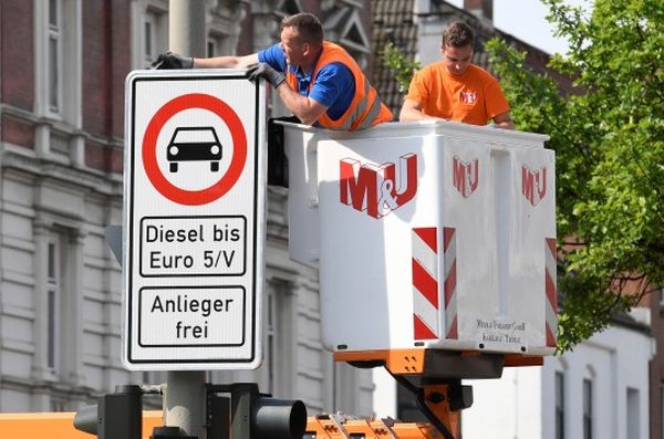 Градовете в Германия вече могат да забраняват дизела
