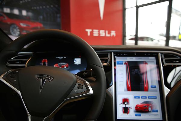 Tesla Model 3 не може да спира, установи Consumer Reports