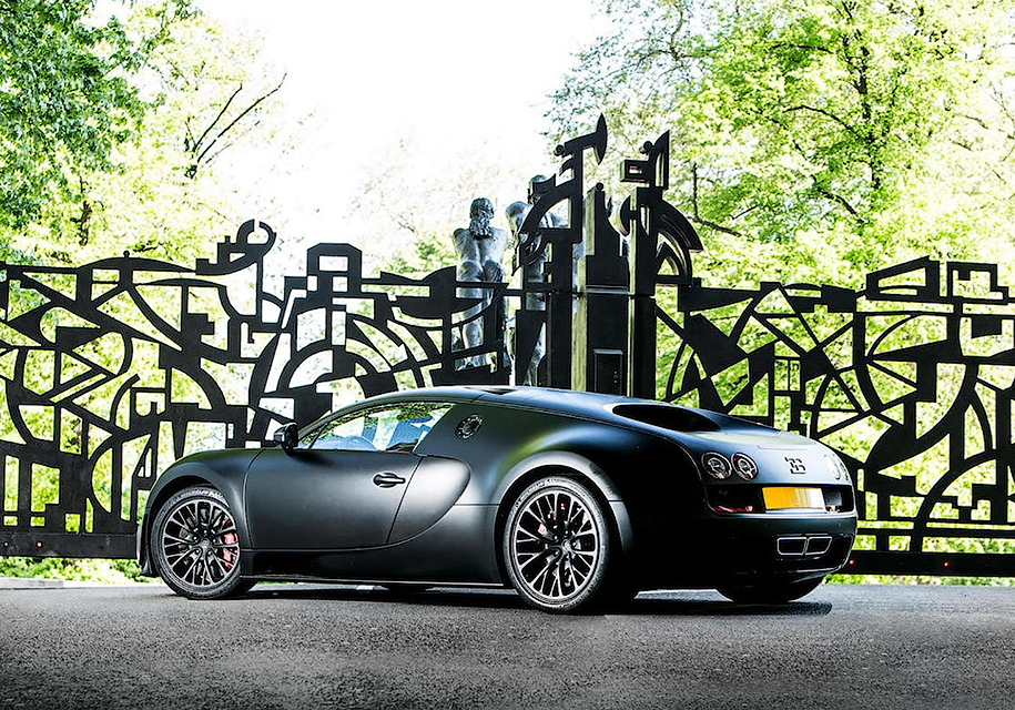 Последният Bugatti Veyron Super Sport отива на търг
