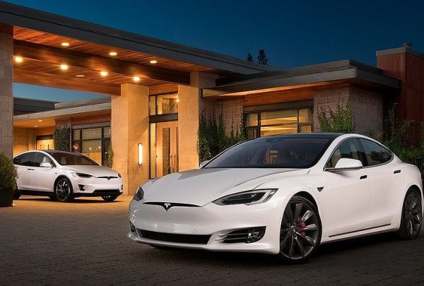 Изследване: Колите на Tesla са вредни колкото останалите