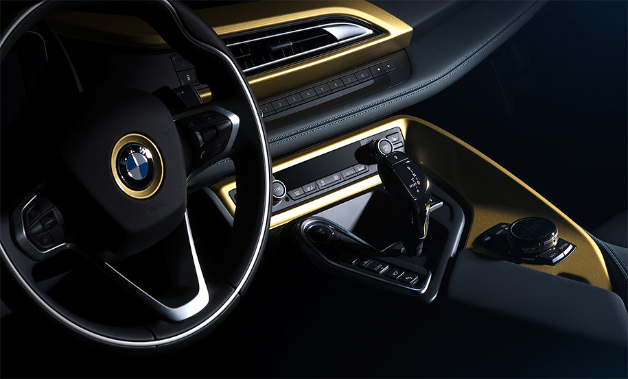 BMW покри i3 и i8 с 24-каратово злато