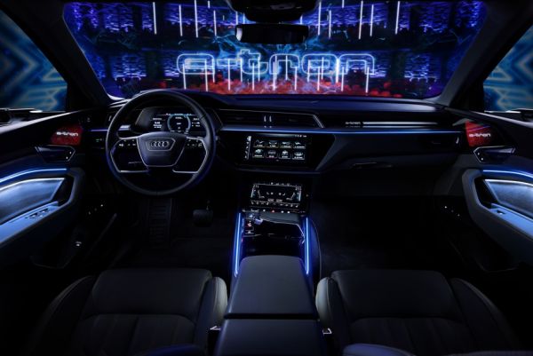 Audi e-tron – 5 екрана и камери вместо огледала