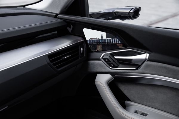 Как работят виртуалните огледала на Audi e-tron (ВИДЕО)
