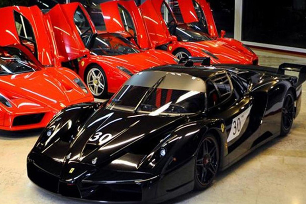 Продава се Ferrari Enzo на Михаел Шумахер