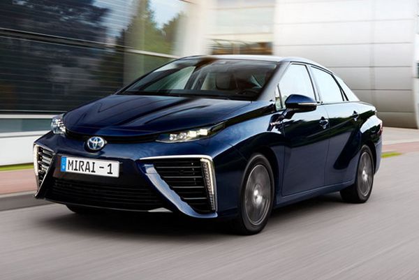 Toyota започва производството на водородни всъдеходи и пикапи