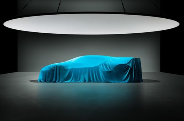 Bugatti показа още от новата си хиперкола (ВИДЕО)