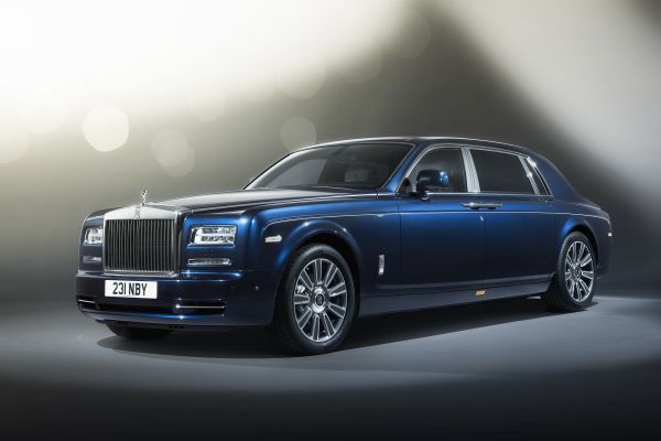Rolls-Royce Phantom вече с преграда в салона