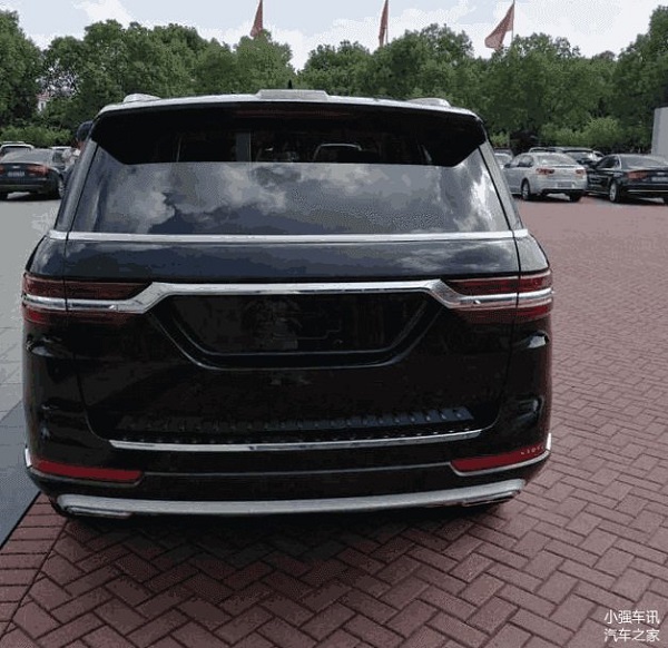 Китайците от Zotye направиха копие и на Range Rover Sport