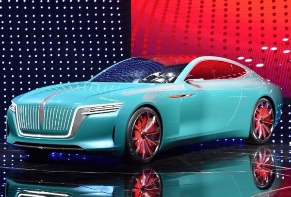 Китайци отмъкнаха топ-дизайнер на Rolls-Royce