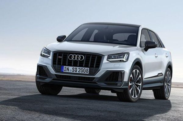 Първа снимка на най-малкия спортен кросоувър на Audi