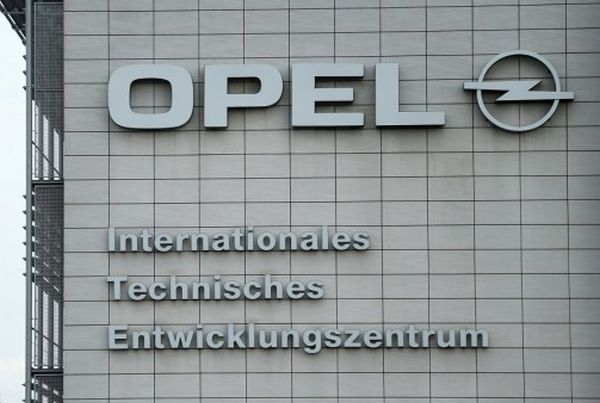 Прокурори нахлуха в Opel