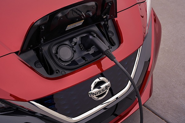 Собствениците на Nissan Leaf в Германия ще могат да продават електроенергия