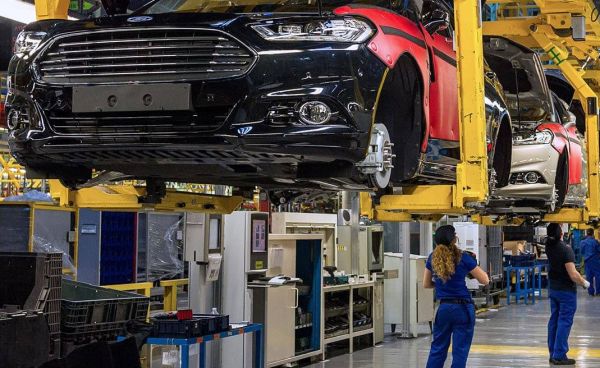Заводът на Ford във Валенсия спира временно 