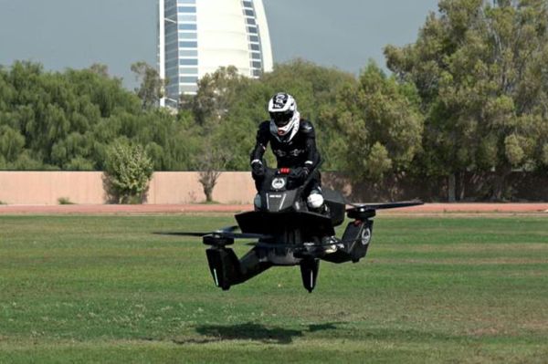 Полицията на Дубай преминава на руски летящи мотоциклети