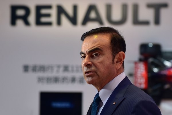 Арестът на Гон свали акциите на Nissan, Mitsubishi и Renault