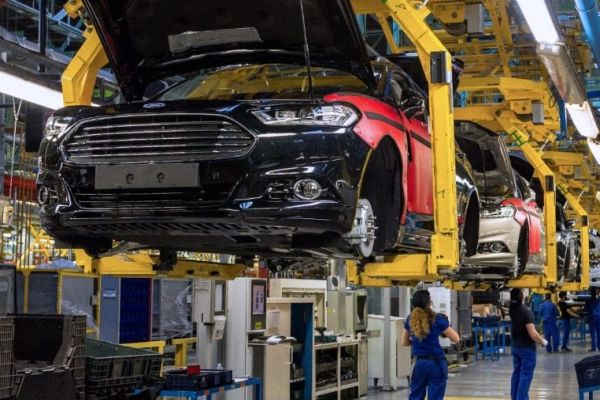 Ще съкрати ли Ford 35% от работниците си?