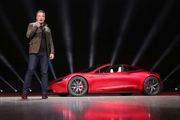 Tesla е готова да купи заводите на General Motors