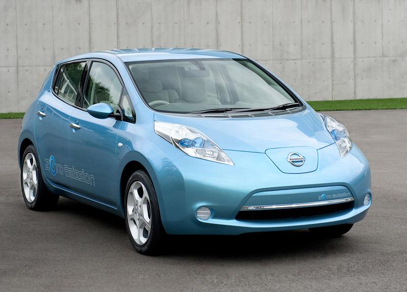 Nissan leaf сколько заряжается