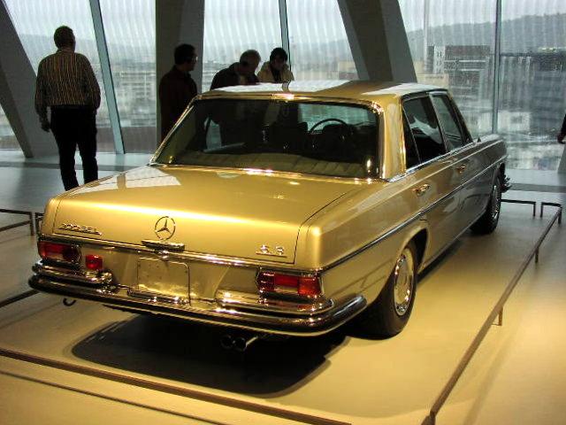 Mercedes-Benz 300SEL от 1968 с двигател 6.2 AMG