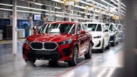 Защо BMW печели, докато конкурентите страдат