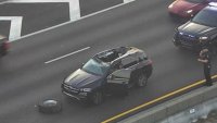 Mercedes-Benz остана без покрив заради откъснато колело