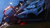 Пет Lamborghini и  Mercedes G-Wagen бяха конфискувани след движение с 27 км/ч
