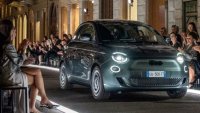 Искате да сте модерни: Fiat 500 получи версия от Армани