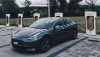 Петте големи предизвикателства пред Tesla
