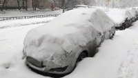 Трябва ли да почистваме колата от сняг, ако не се кара дълго време?